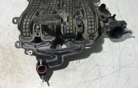 Toyota Yaris Intake manifold 1711247060 1711347020 1712047110
