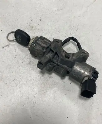 Toyota Avensis T250 Ignition lock 450200504