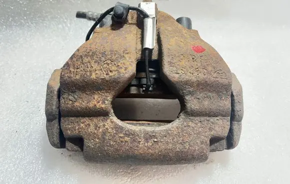 Front brake caliper
