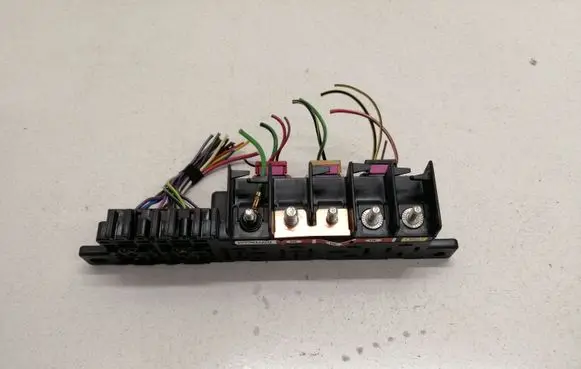 Audi A6 S6 C5 4B Fuse module 8L0941822A 896083000