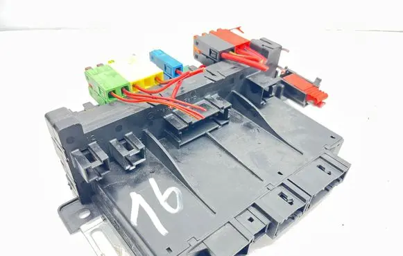 Mercedes-Benz S W220 Fuse module A0325458432