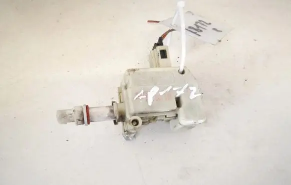 Volkswagen PASSAT B5 Central locking motor 