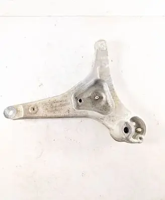 BMW 7 G70 Front shock absorber mounting bracket 6898522