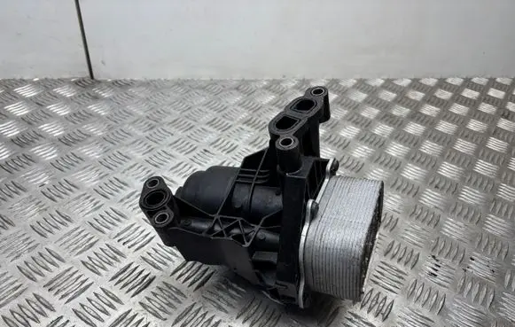 Skoda Octavia Mk3 (5E) Oil filter mounting bracket 03N115389B