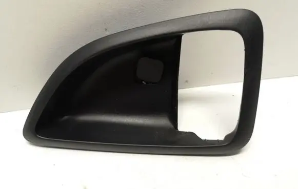 Hyundai ix35 Front door interior handle trim 826212S000