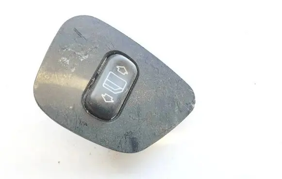 Mercedes-Benz E W210 Electric window control switch 2108208210 53424d