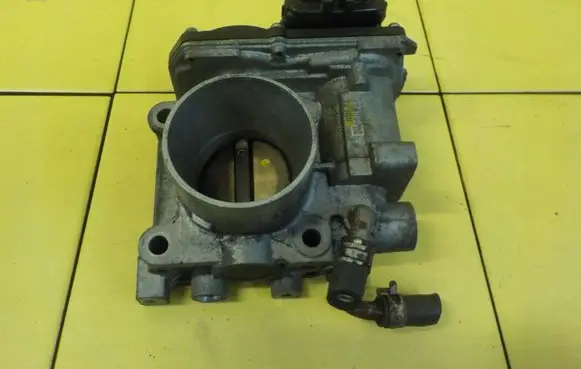 Honda Insight Throttle body valve GME2A 14SP44