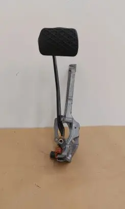 Mercedes-Benz 380 560SEC C126 Brake pedal 1262902819