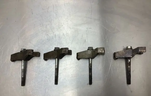 Toyota Corolla Verso AR10 Fuel Injector clamp holder 