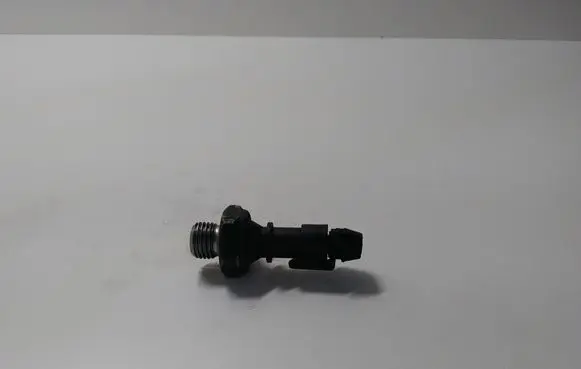 Opel Astra H Oil pressure sensor 90569684