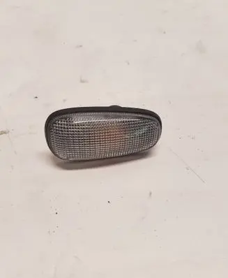 Opel Zafira A Front fender indicator light 90560403