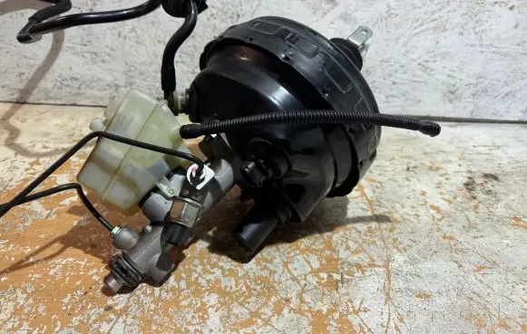 Mercedes-Benz CLK A209 C209 Brake booster A0054304830