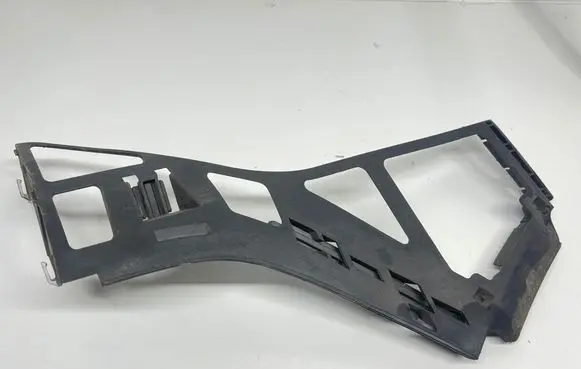 Volkswagen Golf Plus Bumper support mounting bracket corner 5M0807739