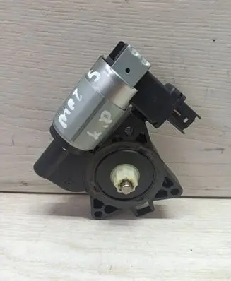 Mazda 5 Front door window regulator motor GJ6A5958X TN776Z02 CM011760