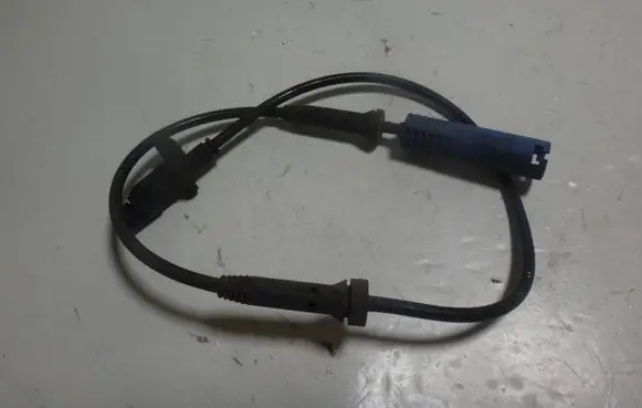 BMW 5 E39 ABS brake wheel speed sensor 