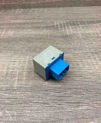 Toyota RAV 4 (XA30) Other relay 8198046010 0665005531