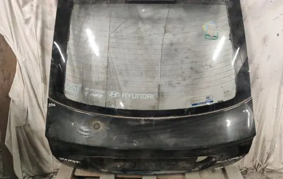 Hyundai Elantra Tailgate/trunk/boot lid AS2 M35 DOT748