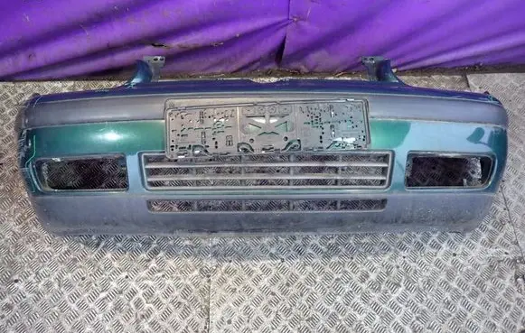 Volkswagen Golf IV Front bumper
