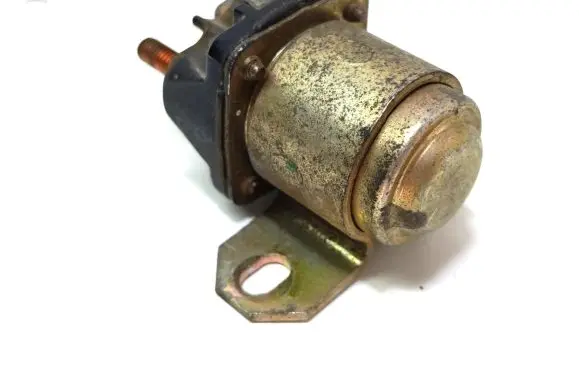 Mitsubishi Pajero Glow plug pre-heat relay MD337888