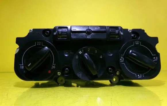 Volkswagen Golf V Climate control unit