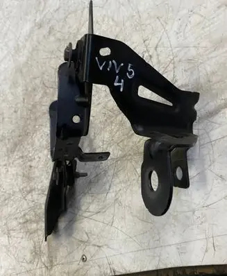 Opel Vivaro Power steering pump mounting bracket 996943370R