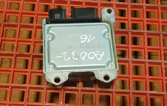 Volvo V40 Airbag control unit/module 31406938 VC166GSA0613