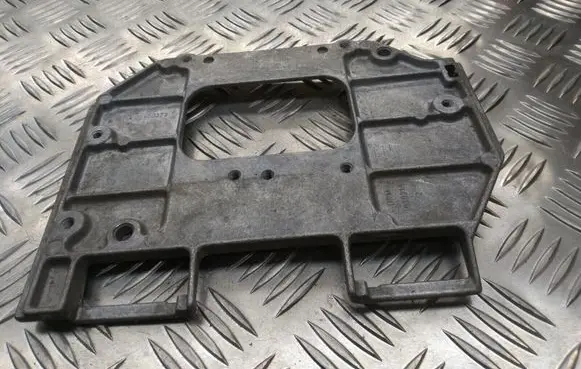 Mercedes-Benz E W210 Other engine bay part A2105400373