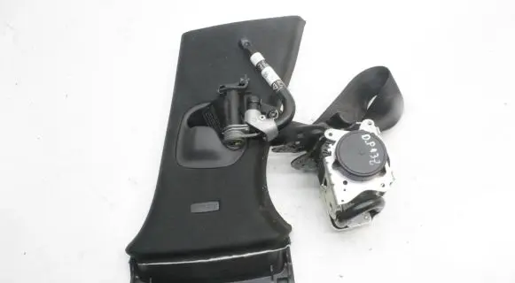 Jaguar F-Pace Front seatbelt