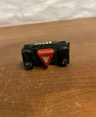 Mercedes-Benz E W210 Hazard light switch 2088200310 D4178