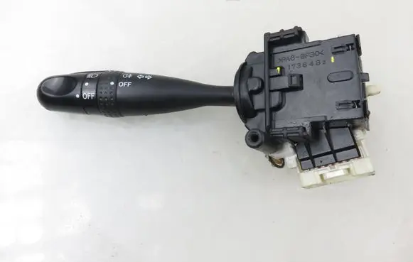 Toyota Yaris Wiper turn signal indicator stalk/switch 1736482