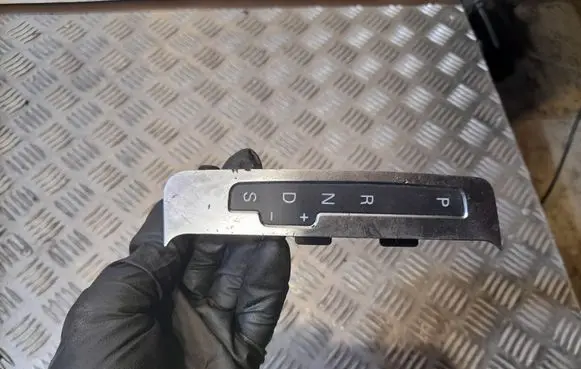Audi A6 S6 C6 4F Gear shift selector indicator 4F1713463D