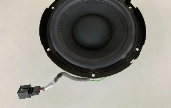 Audi Q7 4M Subwoofer speaker 4M0035621A