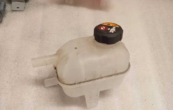 Hyundai Ioniq 5 Coolant expansion tank/reservoir 25430G1000