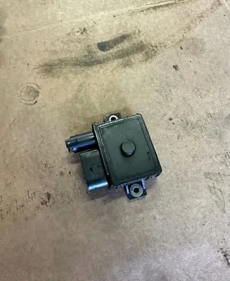 BMW X6 E71 Glow plug pre-heat relay E2110022368