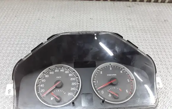 Volvo V50 Speedometer (instrument cluster) 30710071