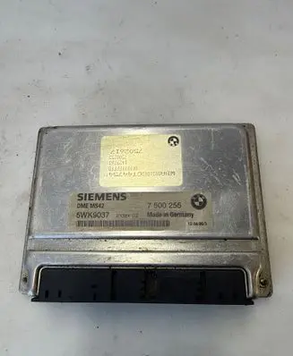 BMW 5 E39 Engine control unit/module 7500255