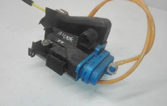 Audi A4 S4 B5 8D Rear door lock 8D0839015A