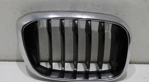 BMW X3 G01 Front bumper upper radiator grill