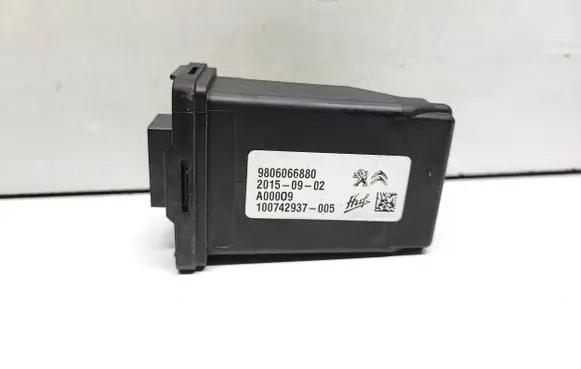 Citroen C4 II Picasso Other control units/modules 9806066880