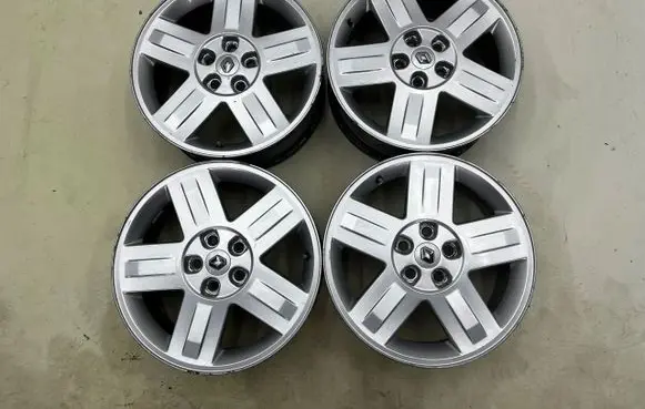 Renault Laguna II R17 alloy rim 8200103222