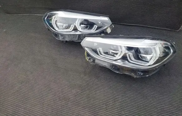 Headlights/headlamps set