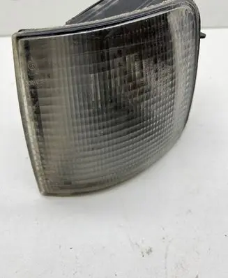 Volkswagen PASSAT B3 Front indicator light 357953049A