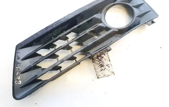Opel Zafira B Front bumper lower grill 13124989