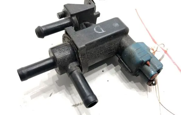 Toyota Avensis T250 Fuel pressure regulator 9008091231