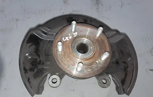 Honda CR-V Front wheel hub
