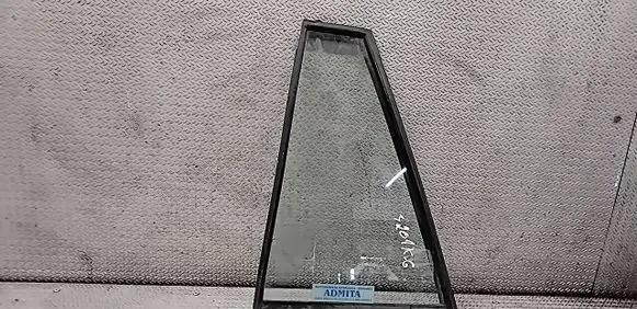 Suzuki Grand Vitara II Rear vent window glass 