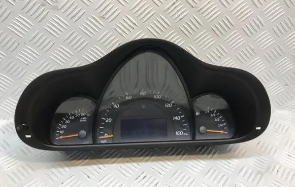 Mercedes-Benz C W203 Speedometer (instrument cluster) A2035404311