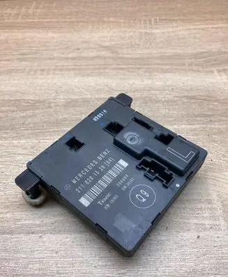 Mercedes-Benz E W211 Door control unit/module 2118201526 356805