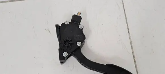 Toyota Prius (XW30) Accelerator throttle pedal 7811012050 1988008571 08P06B00299