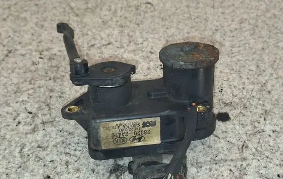 KIA Carens III Intake manifold valve actuator/motor 283202A410 14D220397
